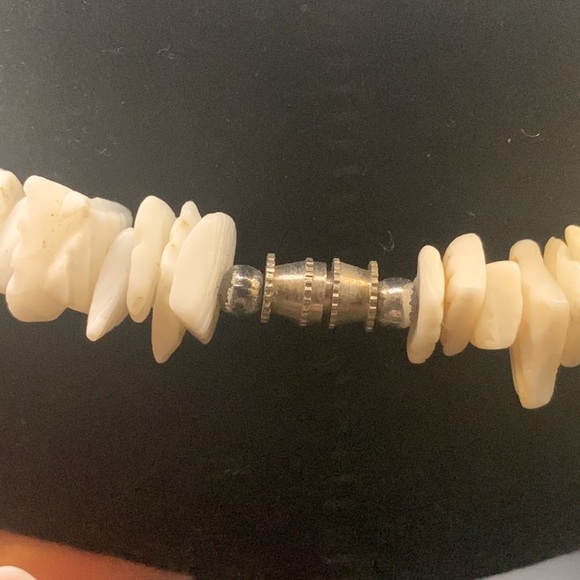 Vintage Puka Shell Necklace 17” White - Picture 4 of 4